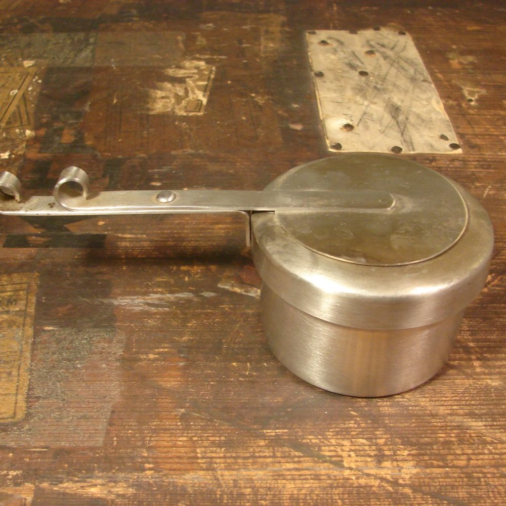 Royal Dolphin Japan 18-8 Stainless Steel fuel holder and lid for fondue set - Picture 8 of 11